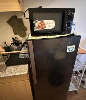 Project 4 Apartment | Cozy QC Condo with Karaoke Pool & Fast WiFi