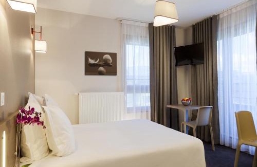 Annemasse Hotel | Cozy Retreat Near Geneva for 2 Guests