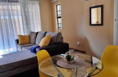 Greater Johannesburg Metropolitan Area House | Cozy Room in Midrand - Shared Apartment