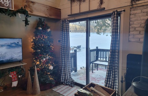 Johnsonville House | Cozy Rustic Cabin In The Hamlet Of Shushan NY. with incredible views