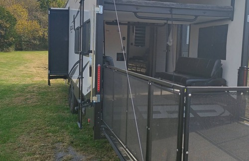 Woodbury House | Cozy RV in charming Woodbury with WiFi, AC