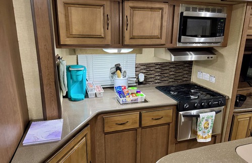 Nicholson House | Cozy RV in quaint Nicholson. Close to UGA.