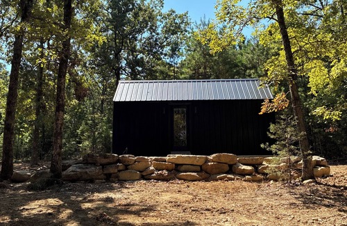Jasper Cabin | Cozy Secluded Tiny Home with Wood-Burning Hot Tub and Private Deck