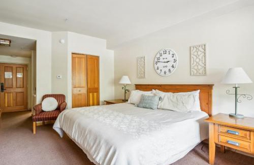 Mountain House Apartment | Cozy Ski-In Ski-Out Condo with Heated Pool