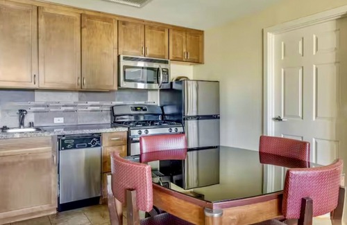 Tahoe Meadows Resort | Cozy ski retreat on South Lake Tahoe w/Jacuzzi & Pool