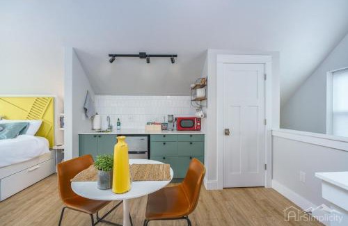 Clayton House | Cozy Studio By Schafer Park W Patio