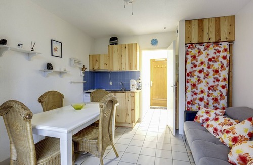 Biscarrosse Plage Apartment | Cozy Studio Cabin for 4 - Steps to Beach - Biscarrosse