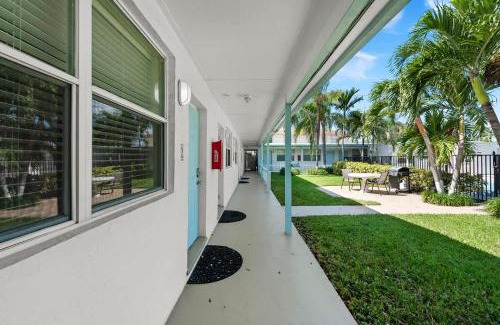 Lake Worth Apartment | Cozy Studio in Lake With Pool & BBQ