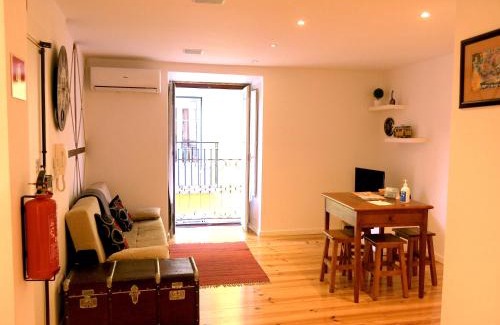 Sao Cristovao e Sao Lourenco Apartment | Cozy Studio in Mouraria with AC