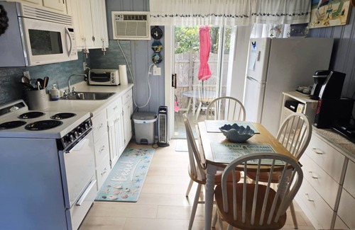 Dennis Port Apartment | Cozy studio only 3/10 of a mile from Nantucket Sound, Free WIFI