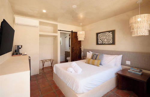 Imperial Beach Hotel | Cozy Studio - Walk to Beach + Free Parking