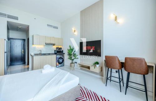 Jumeira 3 Apartment | Cozy Studio with City View