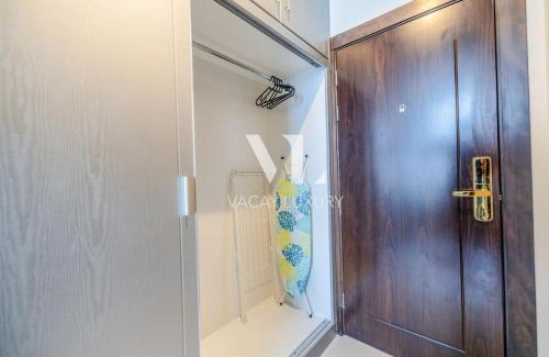 Jumeira 3 Apartment | Cozy Studio with City View