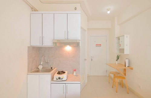 Rawasari Apartment | Cozy Studio with Direct Access to Mall at Green Pramuka Apartment