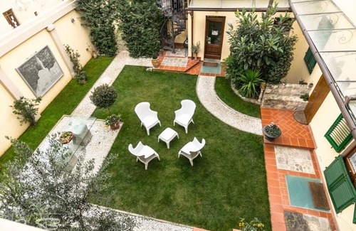 Isolotto Apartment | Cozy Suite By Villa Il Mosaico
