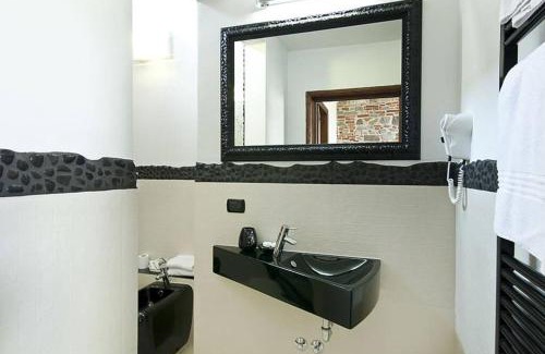 Isolotto Apartment | Cozy Suite By Villa Il Mosaico