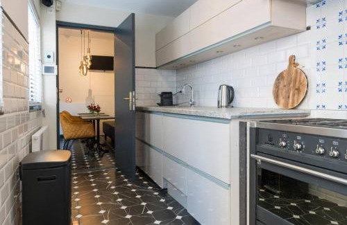 Tilburg Apartment | Cozy Suite With New Shower Near Popodium 013