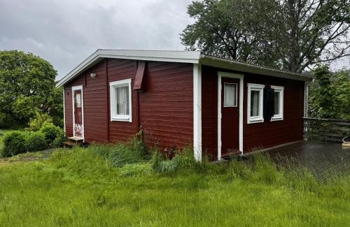 Hallevadsholm House | Cozy wilderness cabin at Kynnefjäll close to lake SE09081