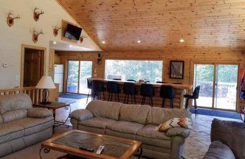 Harrison Cabin | Cozy Winter Cabin Getaway on 80 Acres – Gather, Relax & Adventure Together