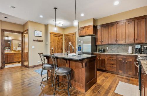 Historic District Apartment | Cozy Winter Escape - 2BR & 2BA Near Snowy Trails and Downtown