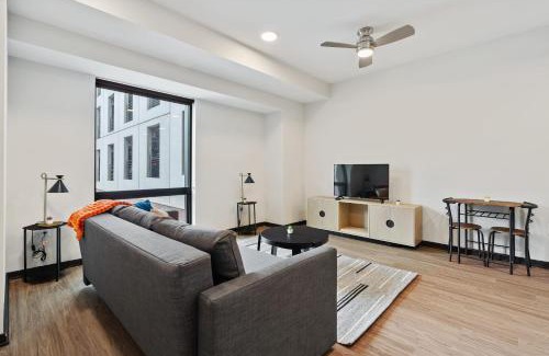Lockerbie Square Apartment | CozySuites on Mass with garage parking #17