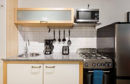 Brookwood Apartment | CPA Quick Easy Virtual Check In Perfect for Business Professionals