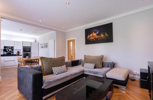 Bonnybridge House | Craigey Beach Home