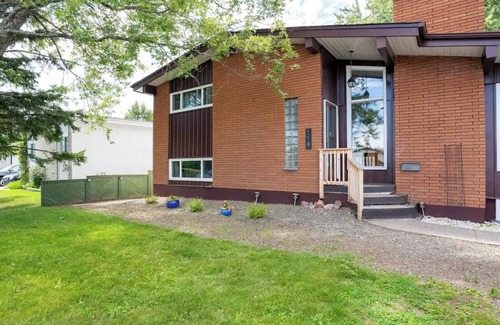 Thunder Bay House | Creekside 2BR Bsmnt Suite w/3 Queen Beds, close to hiking trails