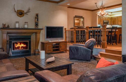 Beaver Creek Apartment | Creekside at Beaver Creek