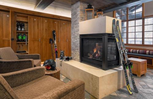 Beaver Creek Apartment | Creekside at Beaver Creek