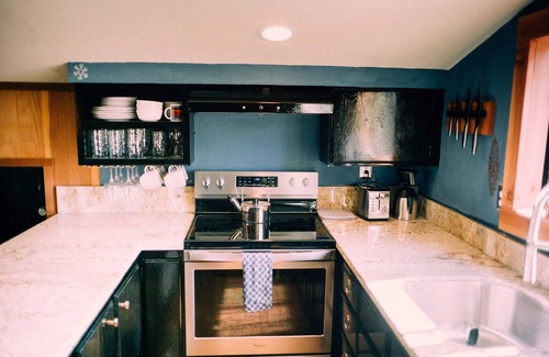 Bear Valley Condo | Creekside Bear DennBeautifully newly remodeled condo close to everything!