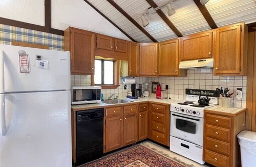 Berkeley Springs Cabin | Creekside Cabin -Creekside frontage