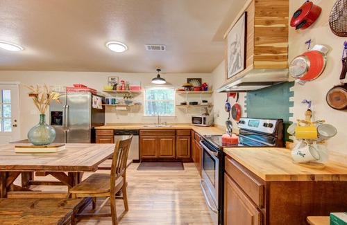 Riverside Cabin | Creekside Cabin 38- CLOSED TEMPORARILY FOR FLOOR REPAIRS- So sorry!