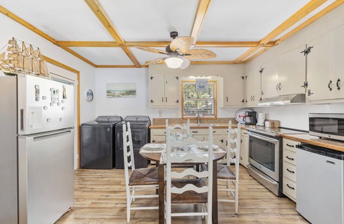 Crescent Beach House | Crescent Moon - 2BR Cottage Close to Beach and Shops
