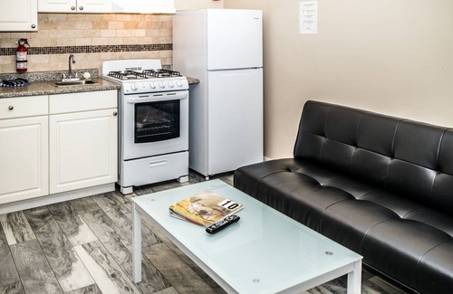 East Kootenay Hotel | Crescent Motel
