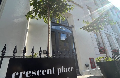 Cheltenham Apartment | Crescent Place by Mansley