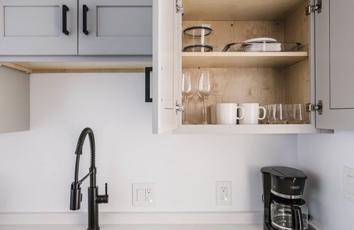 Adams Morgan Apartment | Crisp Dupont Circle 1BR nr. U Street, Metro & Glen’s Mkt, by Blueground