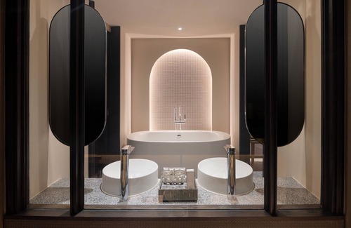 Pratumnak Hill Hotel | Cross Pattaya Pratamnak