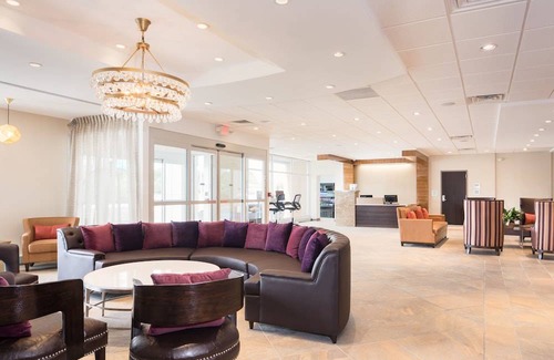 Burr Ridge Hotel | Crowne Plaza Chicago SW - Burr Ridge, an IHG Hotel