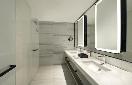 Xinghai Commercial Area Hotel | Crowne Plaza Dalian Xinghai by IHG