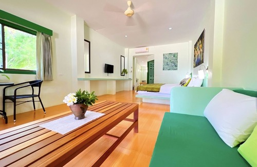 Koh Lon Resort | Cruiser Island Resort by Swiss-Belhotel