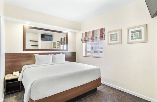 North Beach Hotel | Crystal Beach Suites Miami Oceanfront Hotel