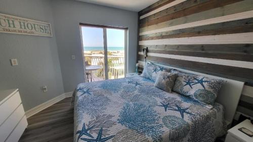 Treasure Island Apartment | Crystal Palms Resort Treasure Island Penthouse Unit 603