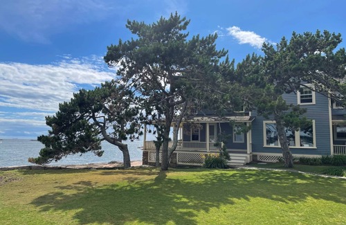 Branford House | CT Private Home on Belden Island