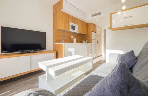 Torrequebrada Apartment | Cubo's Alvaro Benalmadena Beach & free parking / free wifi / near the beach / parking free