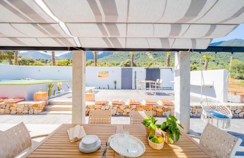 Alhaurin el Grande Villa | Cubo's Villa Rural Loft Opera