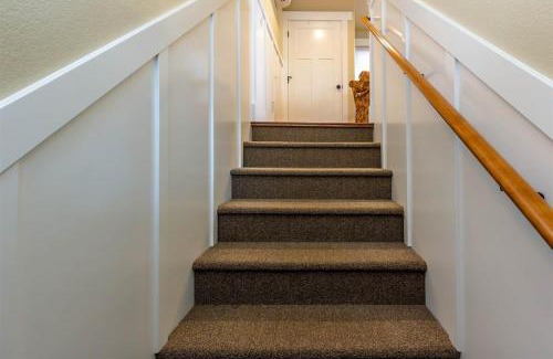 River West House | Cumberland Bungalow walking distance to downtown