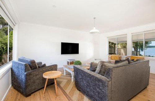 Culburra Beach House | Curleys Outlook I Pet Friendly Waterfront
