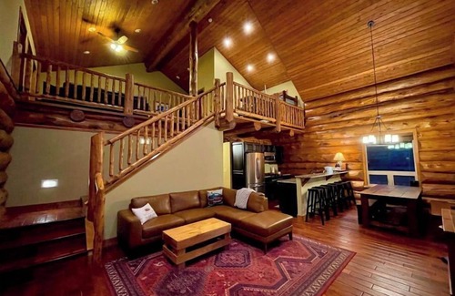 Hartsel Cabin | Custom log cabin tucked away in private forest