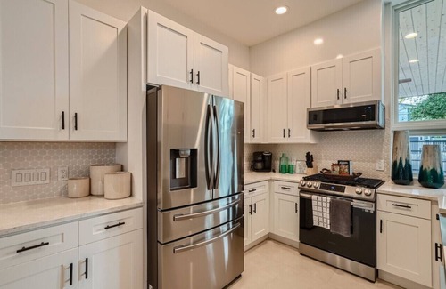 South Manchaca House | Custom New Build Central Austin Home Mins to DT